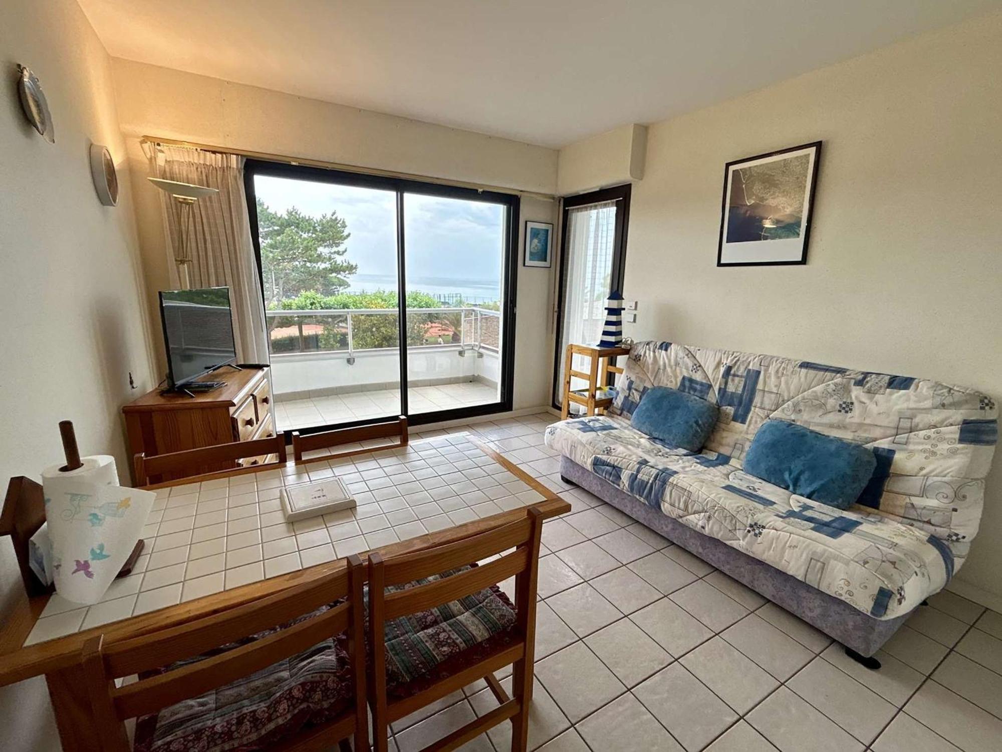 Appartement Royan, 2 Pièces, 4 Personnes - Fr-1-494-89 Royan